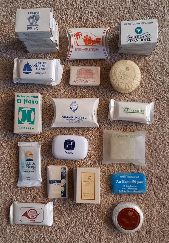 29 hotel en 35 complimentary zeepjes, Ophalen of Verzenden, Nieuw, Overige typen
