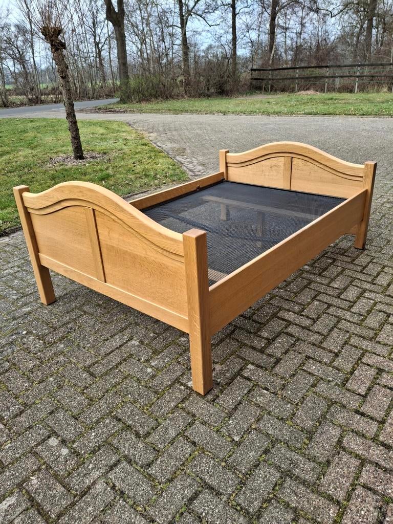 Massief licht eiken bed met spiraalbodem, Huis en Inrichting, Slaapkamer | Bedden, Ophalen, Beige, Tweepersoons, 190 cm of minder