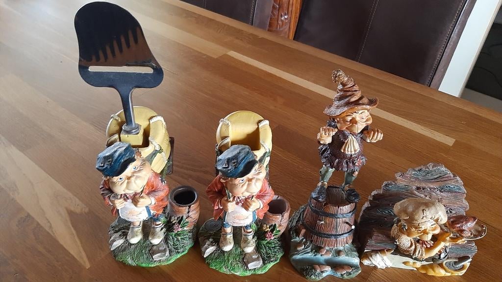 4 laafjes 1 x met kaas schaaf 1x zonder 1x laafje met tonne, Verzamelen, Efteling, Ophalen, Beeldje of Poppetje