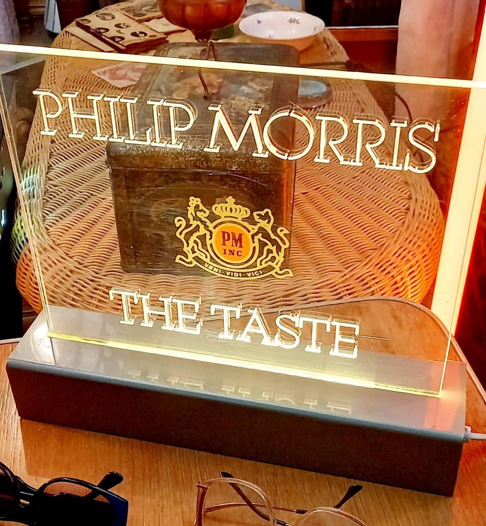 Oude lichtreclame Philip Morris sigaretten, Ophalen, Gebruikt, Lichtbak of (neon) lamp