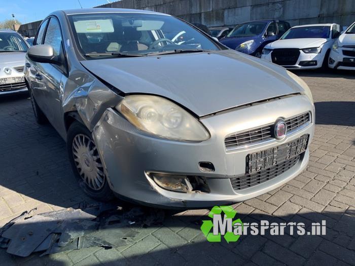 Remklauw (Tang) links-voor van een Fiat Bravo, Gebruikt, -, -, Ophalen of Verzenden