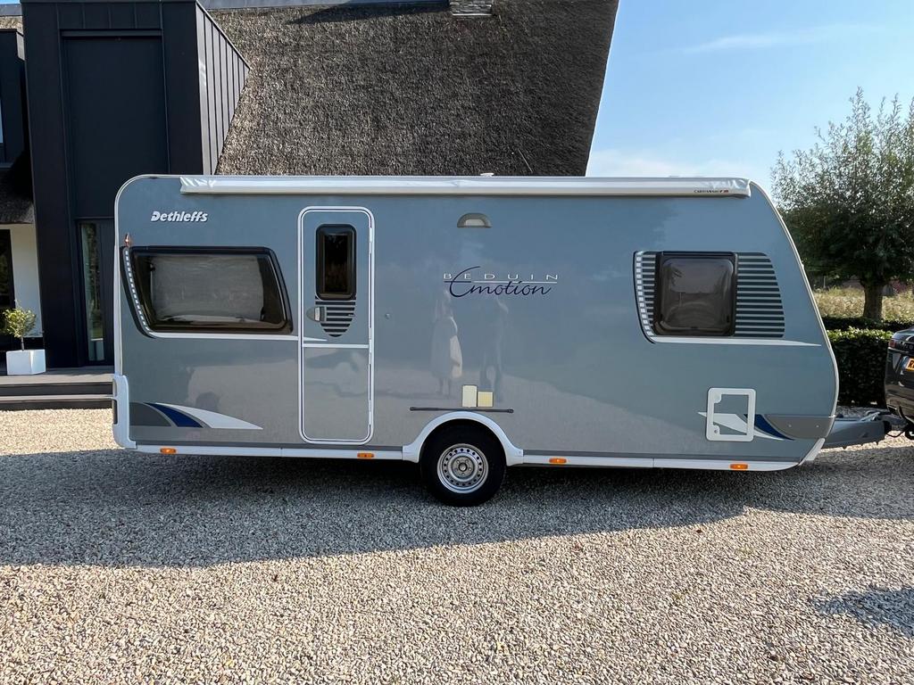 Caravan Dethleffs Beduin Emotion 485DB in zeer goede staat, Caravans en Kamperen, Caravans, Rondzit, Frans bed, Reservewiel, Tot en met 4