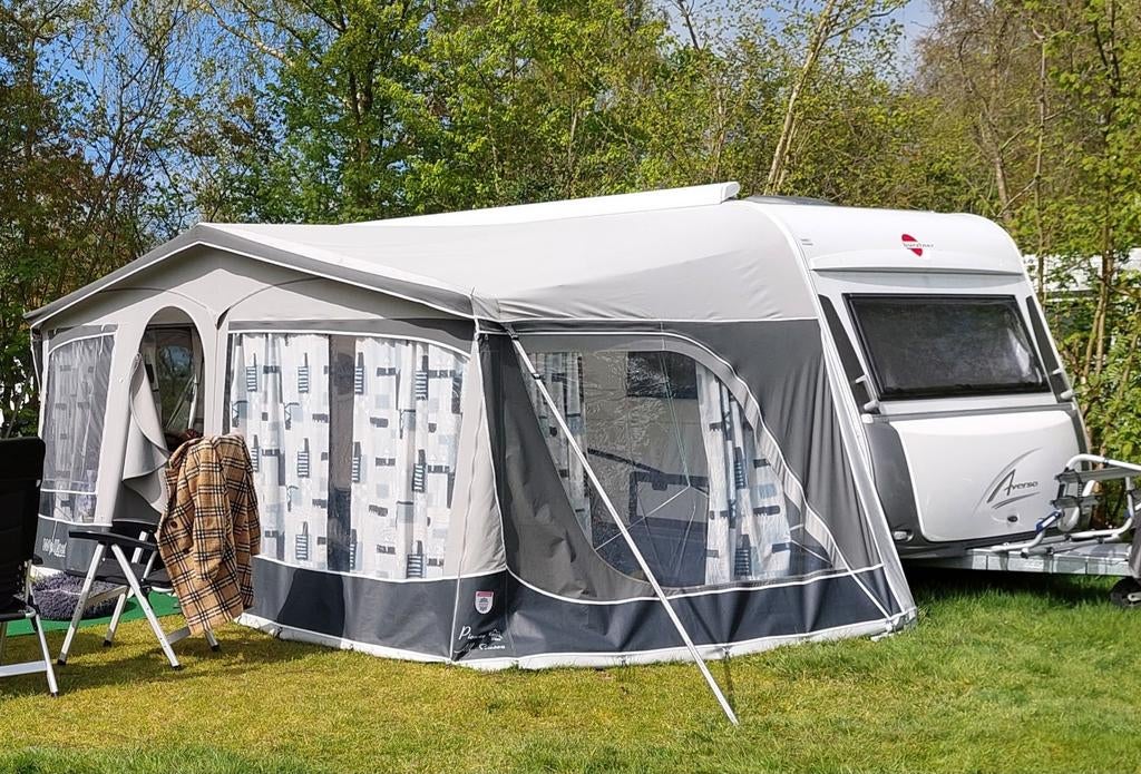 Bürstner caravanAverso 460TL, met mover en 2 aparte bedden., Particulier, Bürstner, Tot en met 4, 2 aparte bedden