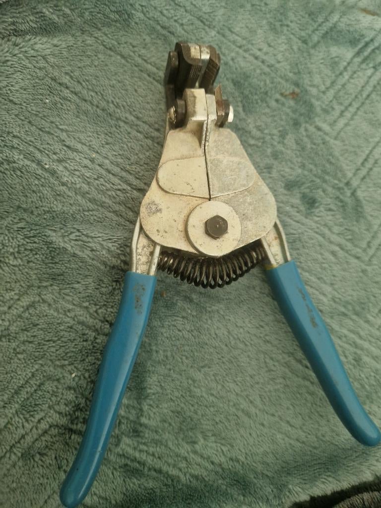 Striptang / Kabelstripper met blauwe handvatten, Doe-het-zelf en Verbouw, Gereedschap | Handgereedschap, Ophalen of Verzenden