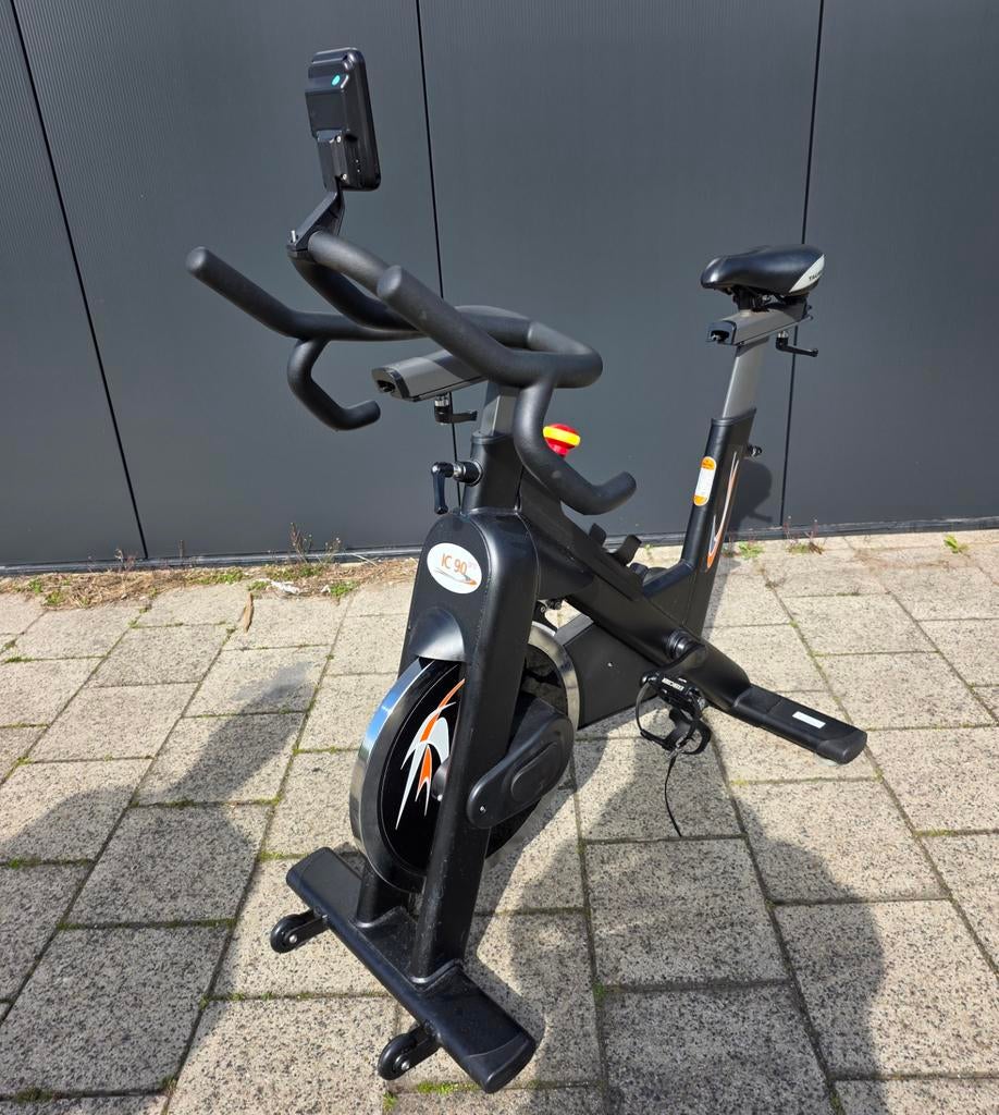 Taurus IC90 spinningfiets, Ophalen