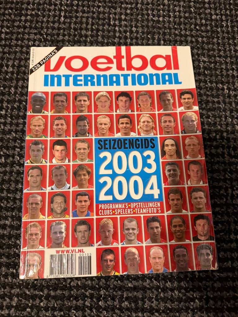 Voetbal International seizoengids 2003-2004, Ophalen of Verzenden, Zo goed als nieuw, Balsport