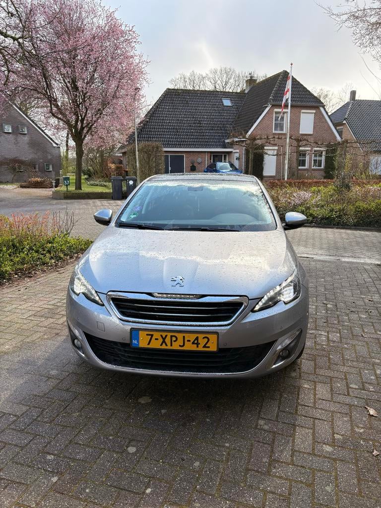 Peugeot 308 1.2E-THP 96/130 5-D 2014 Grijs, Auto's, Voorwielaandrijving, Start-stop-systeem, 49 €/maand, Origineel Nederlands