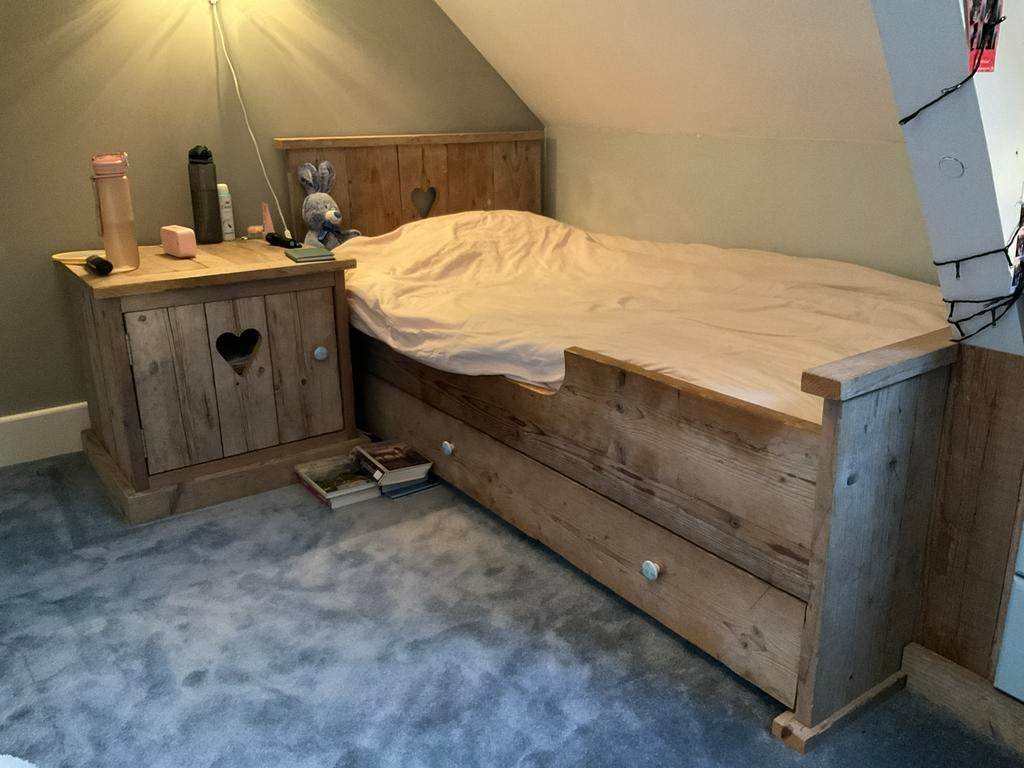 Heel leuk steigerhouten bed, met bijpassend nachtkastje, Ophalen, Gebruikt, 90 cm, Eenpersoons