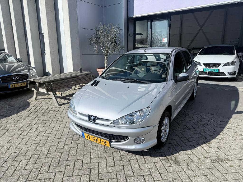 Peugeot 206 1.4 Génération ZEER NETTE STAAT! AIRCO! 5DEURS, Voorwielaandrijving, Metallic lak, Stof, 4 cilinders