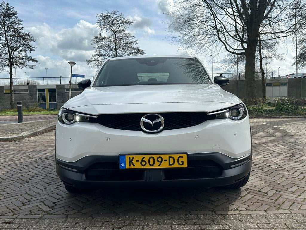 Mazda MX-30 E-skyactiv 145pk Aut 2020 Wit, Auto's, Mazda, 35 kWh, Leder en Stof, Wit, Origineel Nederlands