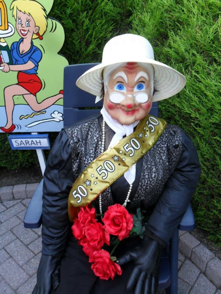 Sarah pop levensgroot netjes gekleed goedkoop zie keuze., Hobby en Vrije tijd, Feestartikelen | Verhuur, Nieuw, Abraham of Sarah