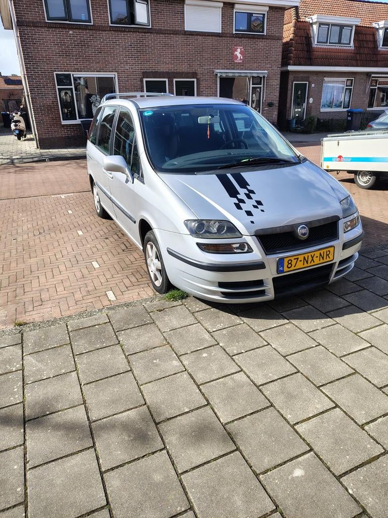 Fiat Ulysse 2.0 16V 2004 Grijs, Auto's, Fiat, Voorwielaandrijving, 8 stoelen, 4 cilinders, Particulier