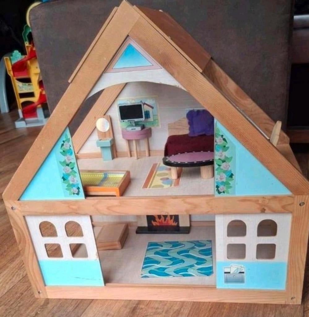 Houten poppenhuis met accessoires, Ophalen of Verzenden, Gebruikt, Poppenhuis