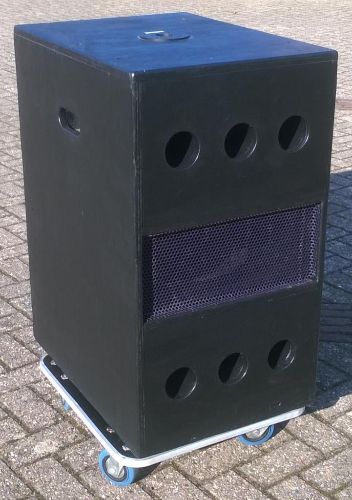 Subs 2x15 inch 800 Watt bandpass, 2 stuks, Overige merken, Soundlab, Refurbished, Ophalen of Verzenden