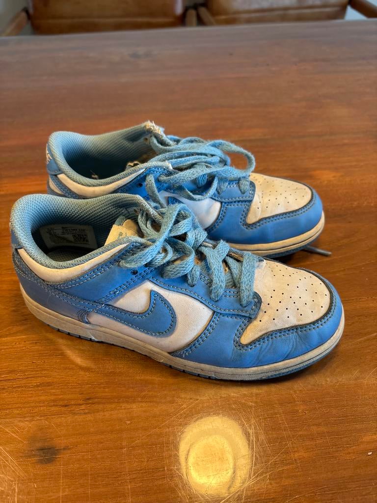 Nike Dunk Low UNC - Kinder sneakers, Ophalen of Verzenden, Gebruikt, Jongen of Meisje, Sportschoenen