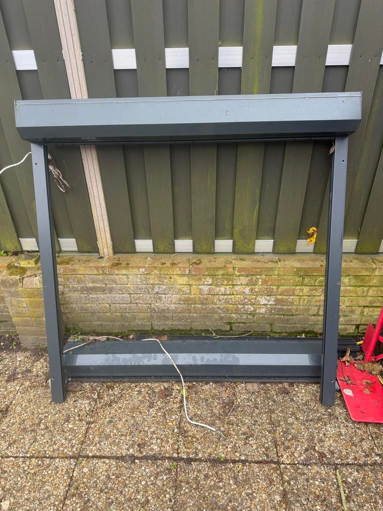 2 rolluiken antraciet en 1 wit, Doe-het-zelf en Verbouw, Rolluiken, Ophalen, Gebruikt, 100 tot 150 cm, 200 cm of meer