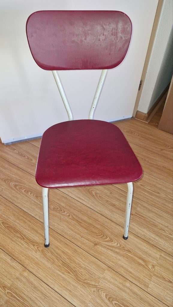 Vago stoel, rood met wit metalen frame, Ophalen