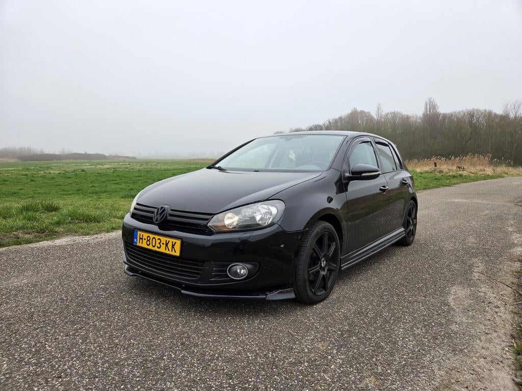 VW Golf 1.4 TSI DSG 2010 Zwart - tik in motor, lezen, Auto's, Euro 5, Stof, Zwart, 650 kg