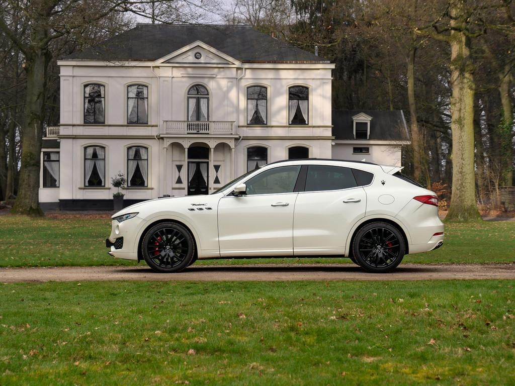 Maserati Levante 3.0 V6 Modena S AWD | Pano-dak | Harman/Kar, 430 pk, Gebruikt, Met garantie (alle), 2084 kg