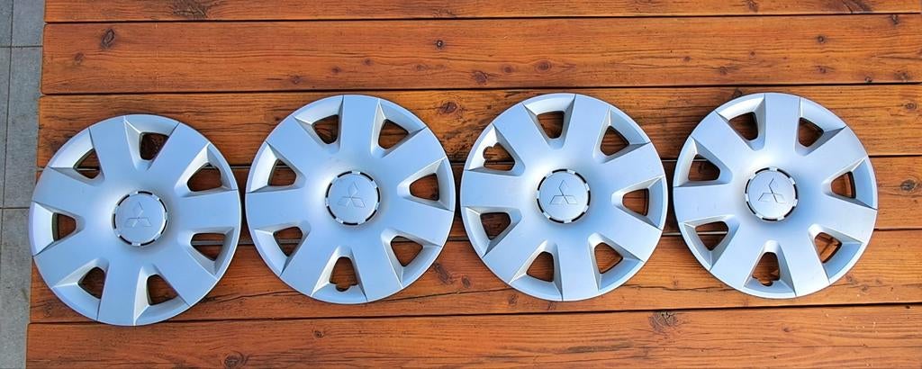 Wieldoppen 16 inch Mitsubishi, Ophalen of Verzenden, Zo goed als nieuw