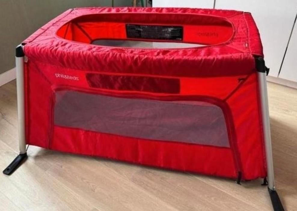 Phil & Teds Reiskinderbedje Rood - Compact & Draagbaar, Kinderen en Baby's, Boxen, Zo goed als nieuw, Rechthoekig, Ophalen
