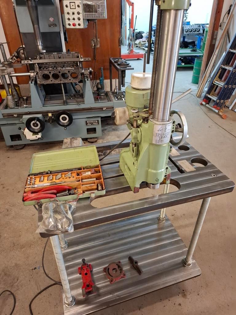 Cilinderboormachine met opspantafel, Ophalen of Verzenden, Boor- en/of Breekhamer