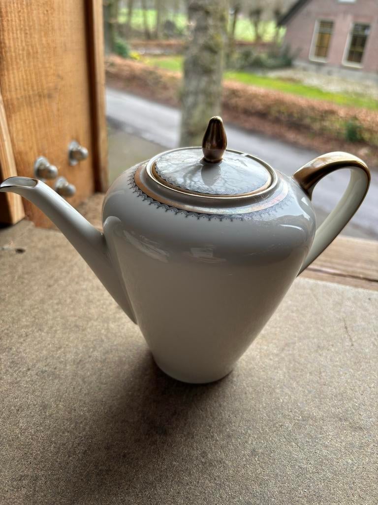 Eschenbach Bavaria Theepot met Gouden Details, Antiek en Kunst, Antiek | Porselein, Ophalen
