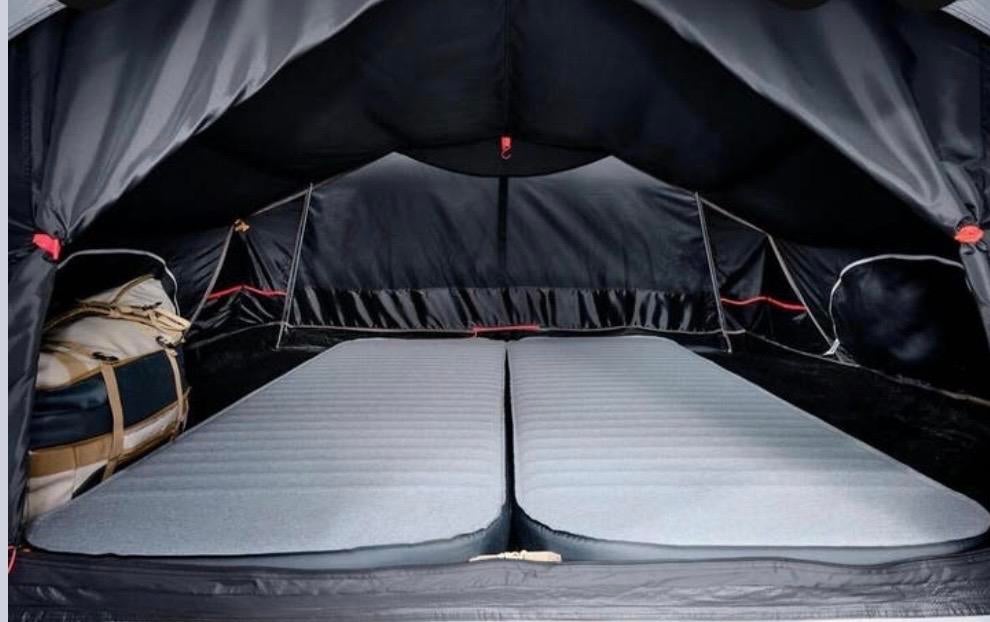 QUECHUA Pop-up tent 3 persoons XL .lncl. Luchtbed, Ophalen, Zo goed als nieuw