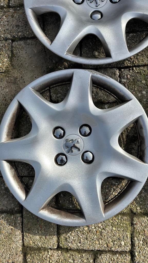 REN5355L15 - Bolle Zwarte Wieldoppen 15 inch Renault wieldoppen Zwart (Merklogo set