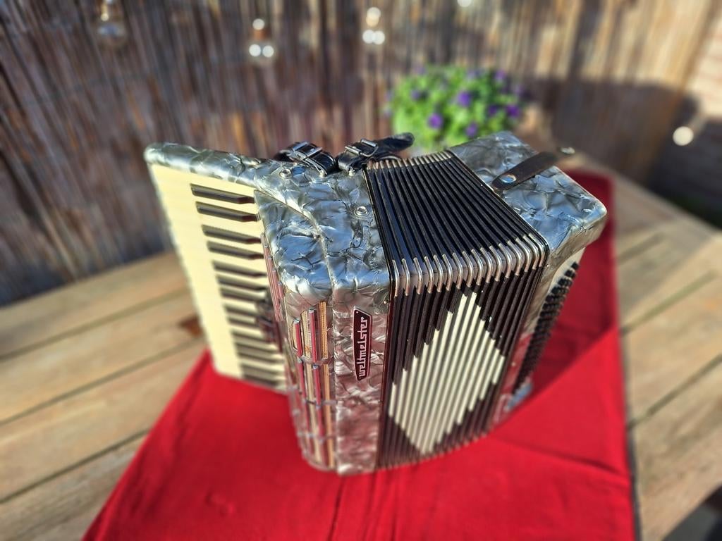 Weltmeister Accordeon 80 Bassen, 2-korig met Koffer, Muziek en Instrumenten, Ophalen, Gebruikt, 80-bas, Met koffer