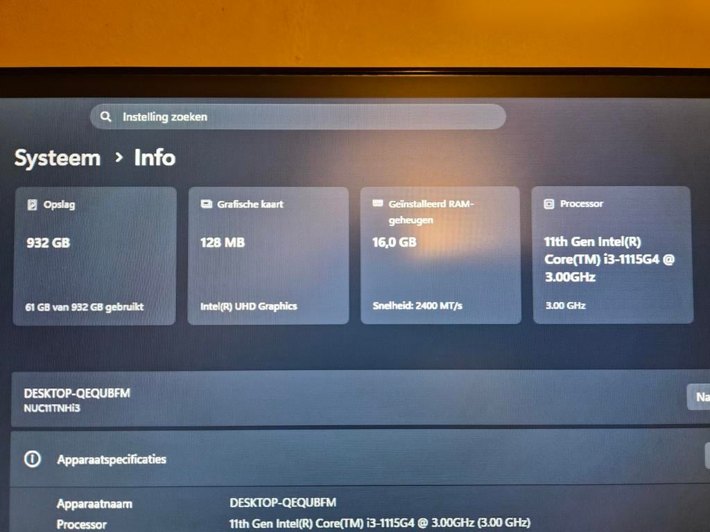 Intel NUC11TNHI3 Barebone, Computers en Software, Barebones, Ophalen of Verzenden, Zo goed als nieuw