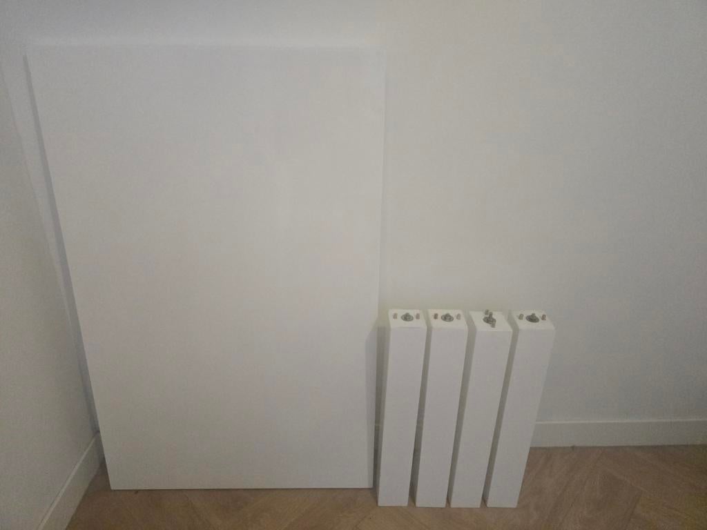 Hoogglans tafelblad met poten, Huis en Inrichting, Tafels | Eettafels, Ophalen of Verzenden