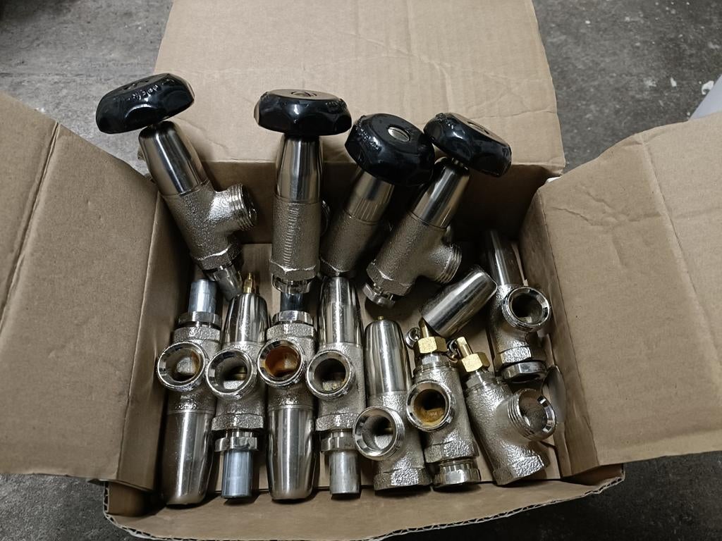 Middenaansluiting thermostaatknop armaturen radiator, Ophalen of Verzenden, Nieuw, Radiator