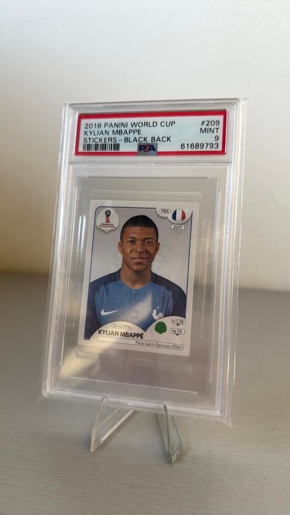 Kylian Mbappe Panini World Cup Sticker PSA 9, Ophalen of Verzenden, Zo goed als nieuw, Buitenlandse clubs, Poster, Plaatje of Sticker
