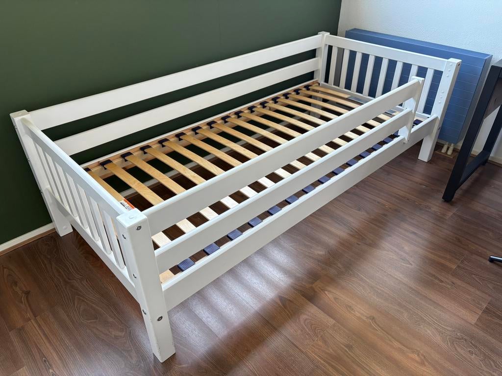 Kinderbed met uitvalbeveiliging (1-persoons), Ophalen, 85 tot 100 cm, Gebruikt, Lattenbodem