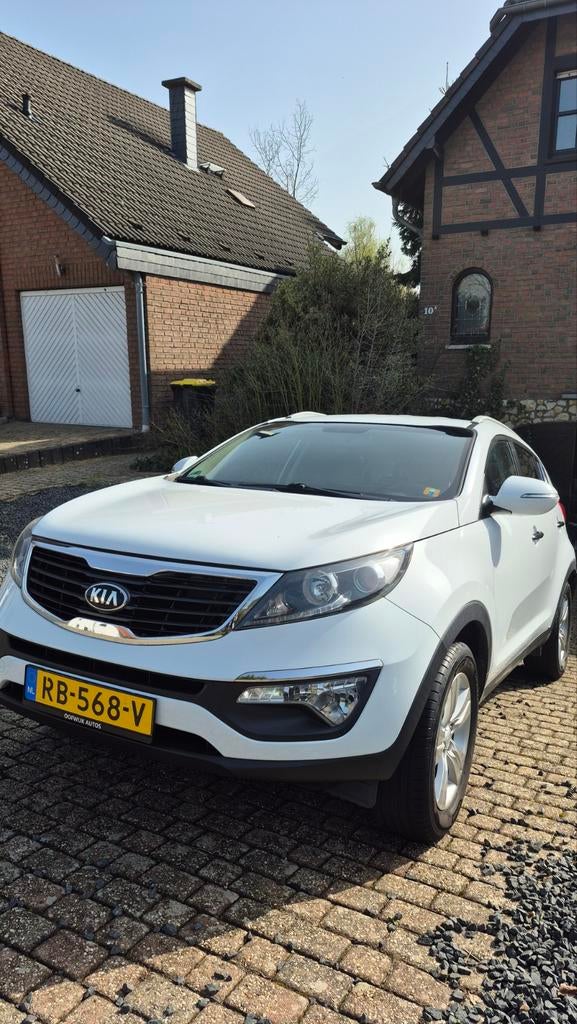 Te koop in nieuwstaat verkerende kia sportage 1.6 GDI, Auto's, Kia, Voorwielaandrijving, Stof, Zwart, 4 cilinders