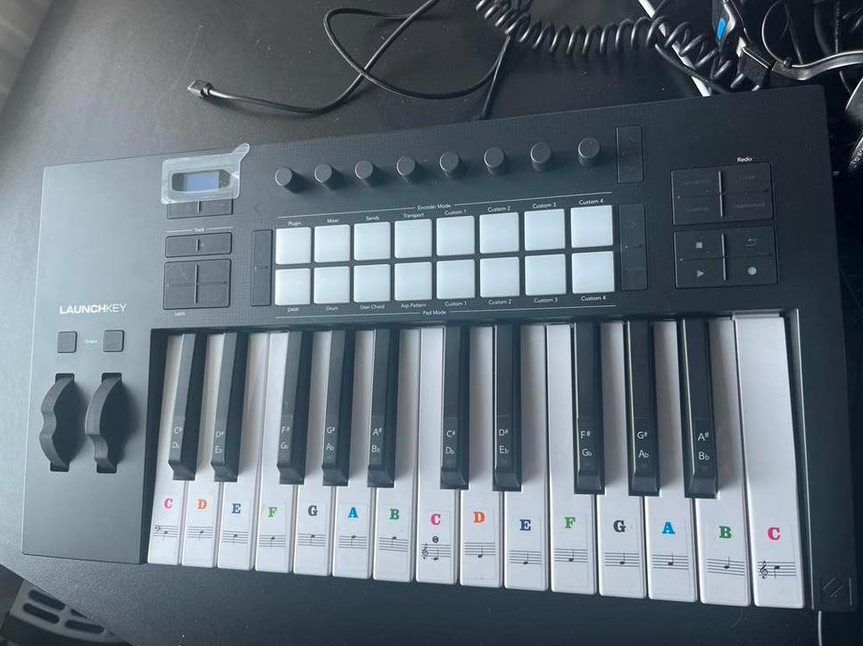 Novation Launchkey 25 MIDI Keyboard - Zo goed als nieuw, Overige aantallen, Zo goed als nieuw, Aanslaggevoelig, Ophalen