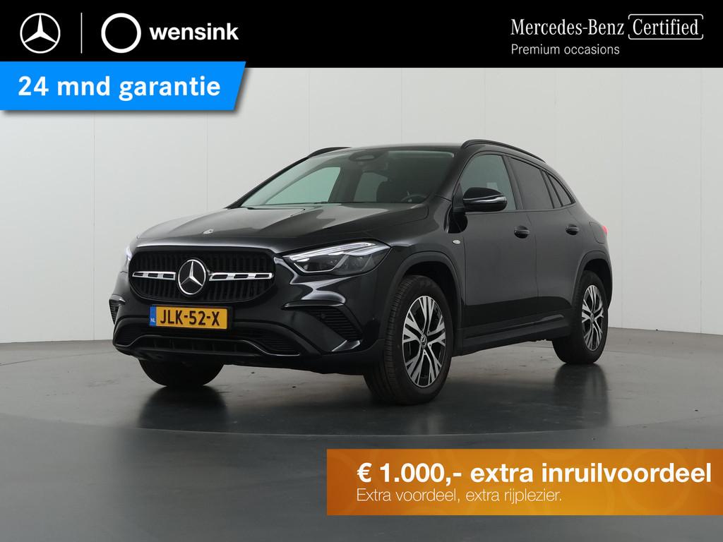 Mercedes-Benz GLA-klasse 250 e Luxury Line | Trekhaak | Nigh, 4 cilinders, 16 kWh, Zwart, Bedrijf