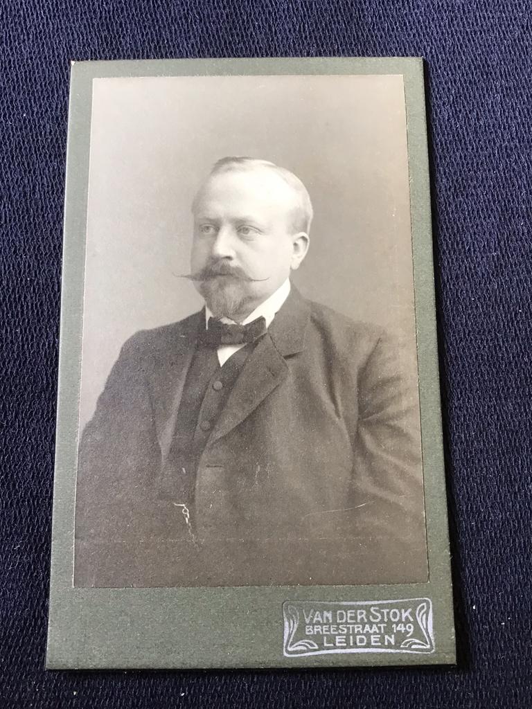 CDV, Man, ANTON J. VAN DER STOK, LEIDEN, Carte de Visite, Ophalen of Verzenden, Voor 1940, Gebruikt, Foto