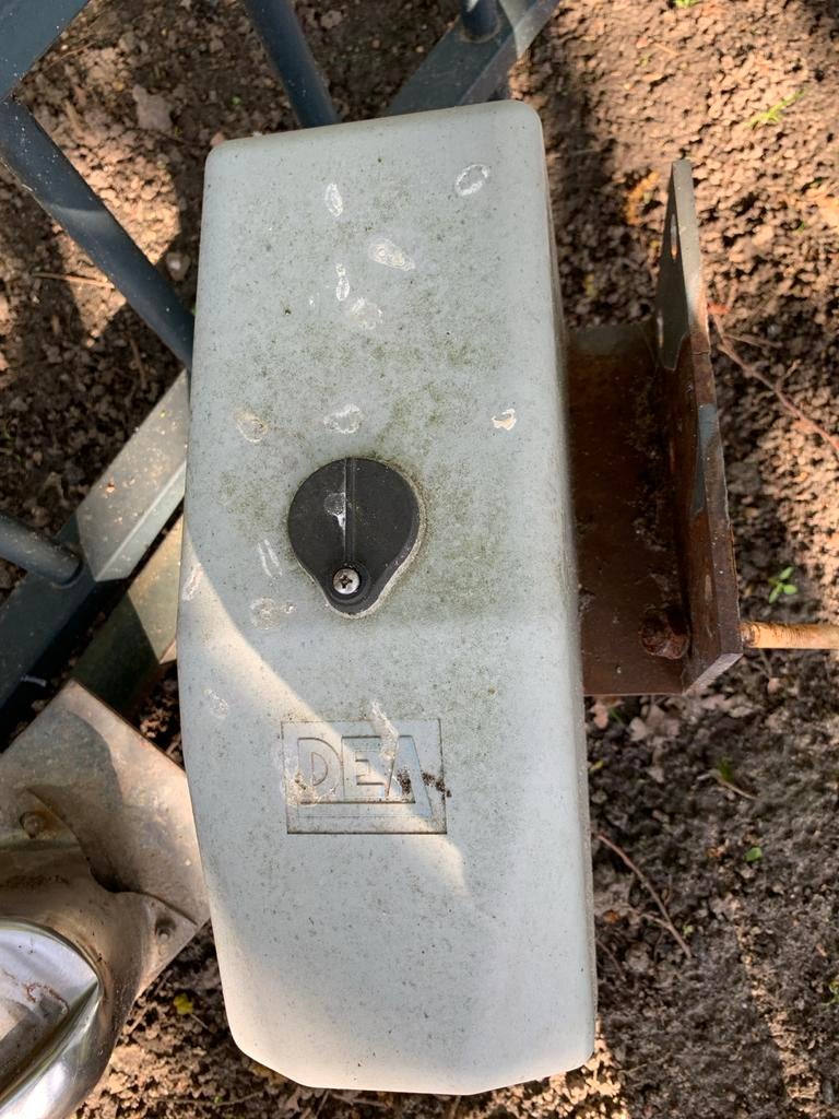 Sierhekwerk met poortopener lengte 2x270 en 1,20, Ophalen, Met poort, Gebruikt, Sierhekwerk