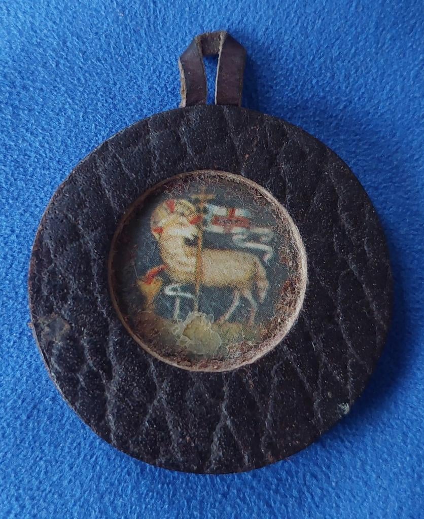 Relikwie Agnus Dei (Latijn voor "Lam Gods"). In leder., Ophalen of Verzenden