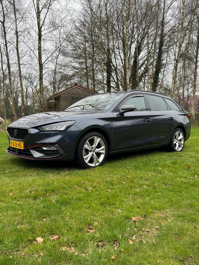 Seat Leon 1.4 TSI E-hybrid Phev 204pk Dsg-6 2021 Grijs, Auto's, Stof, Leon, 1558 kg, Grijs