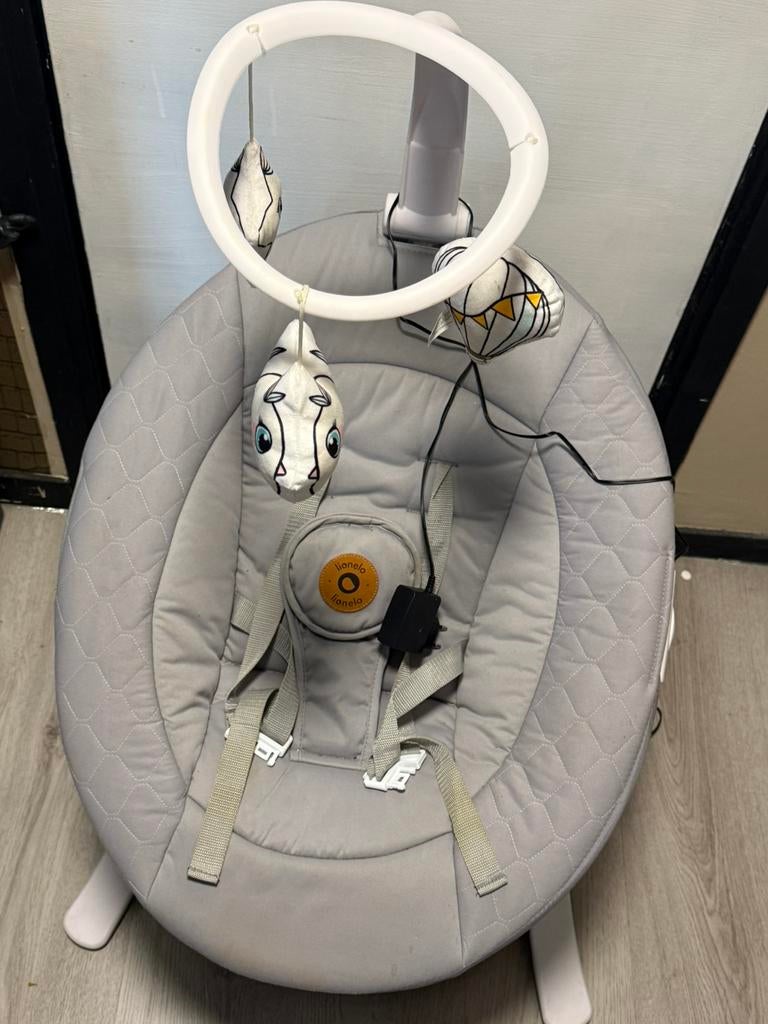 Lionelo schommelstoel electrisch, Kinderen en Baby's, Wipstoeltjes, Overige merken, Gebruikt, Schommelstoel, Ophalen of Verzenden
