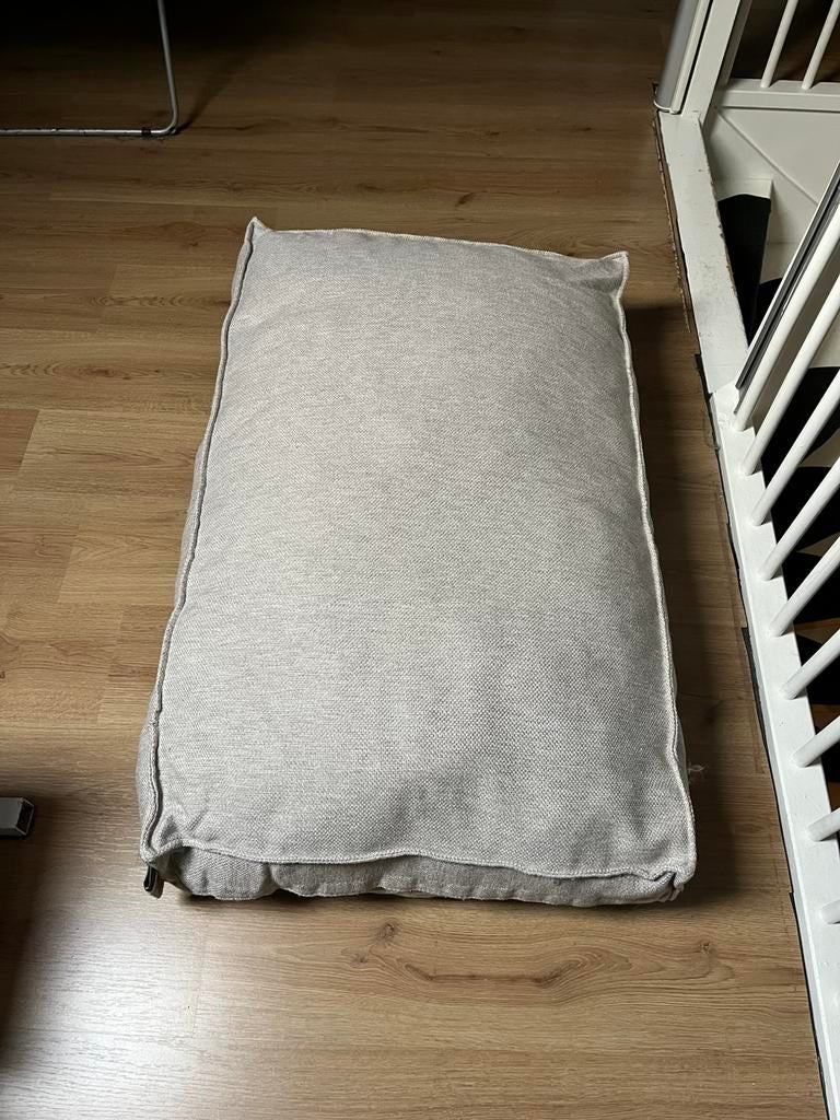 Honden kussen merk WOOFF, Ophalen, Zo goed als nieuw