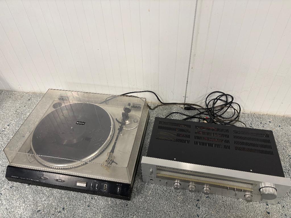Sanyo platenspeler 1980 + versterker 1975, Overige merken, Gebruikt, Automatisch, Ophalen of Verzenden