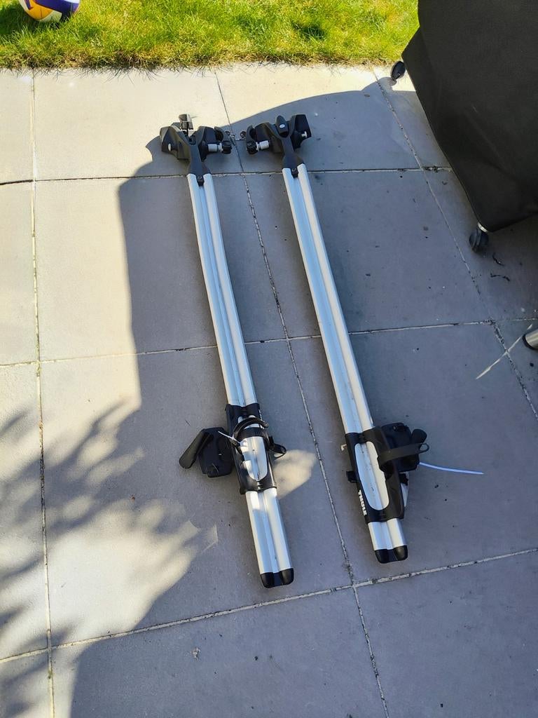 Thule Outride 561 fietsendragers (2 stuks), Auto diversen, Ophalen of Verzenden, 1 fiets, Zo goed als nieuw, Dakdrager