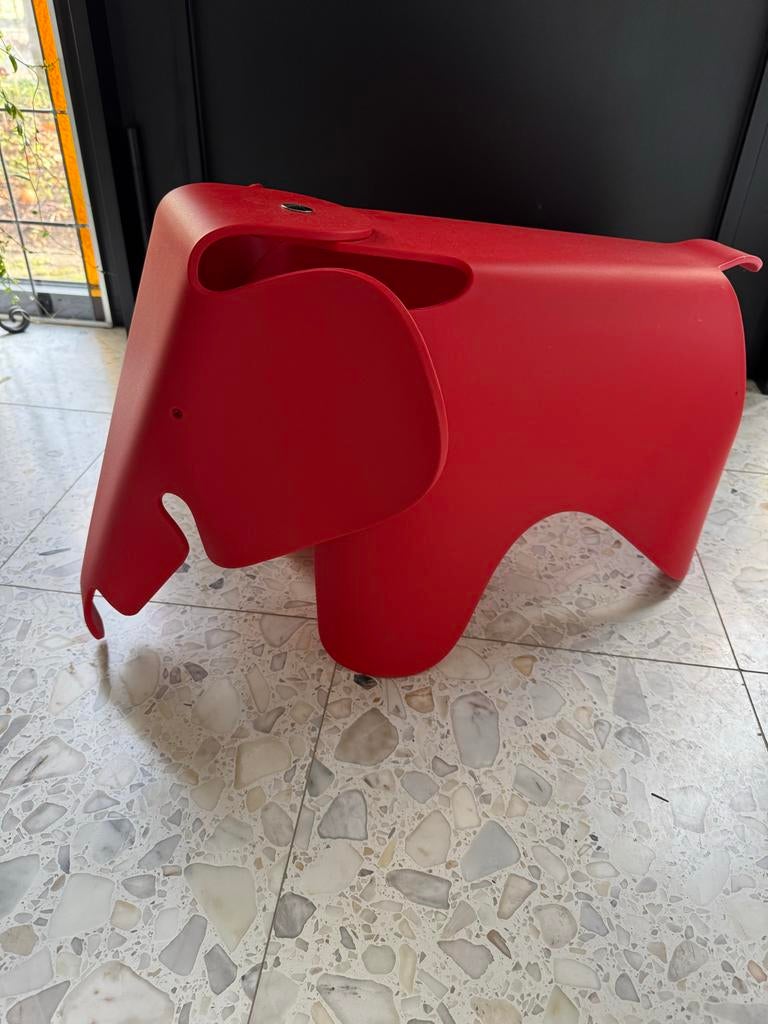 Rode Eames Elephant Vitra, Ophalen