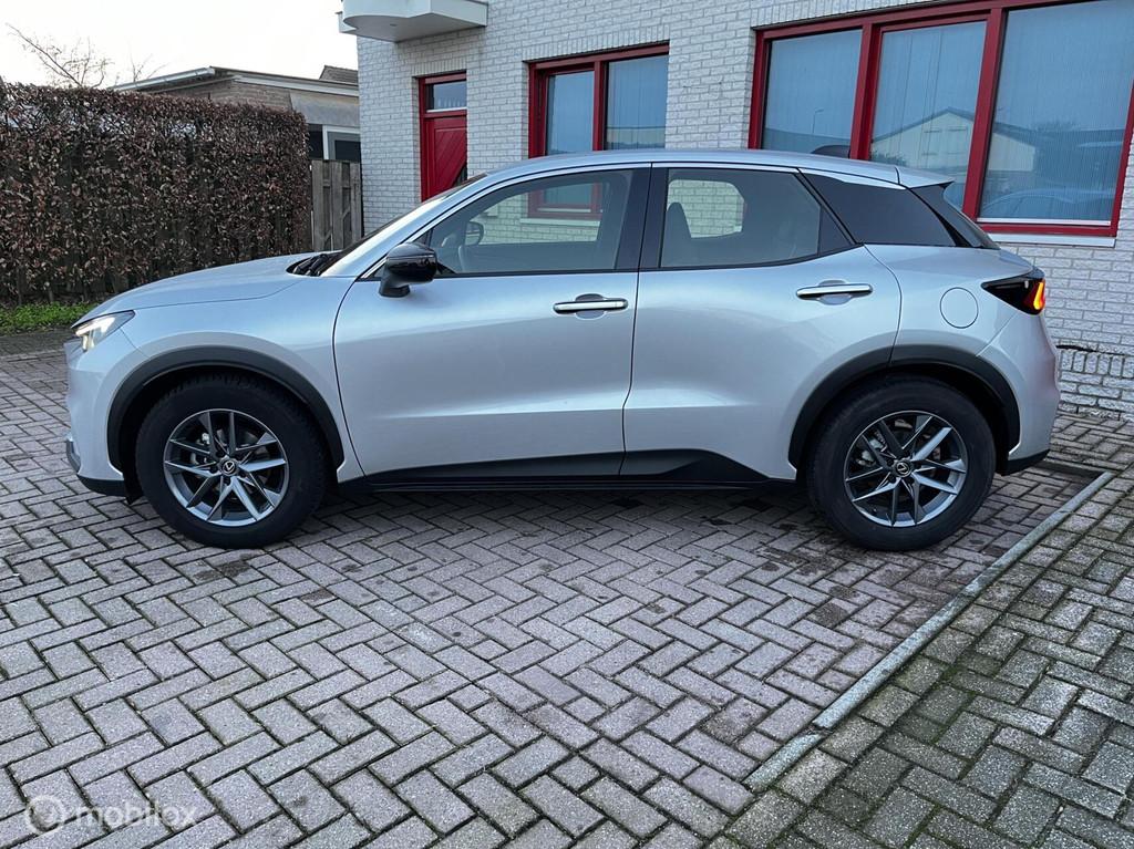 Lexus LBX Business Line Pro 2WD, Auto's, Lexus, Stof, Gebruikt, 1490 cc, Bedrijf