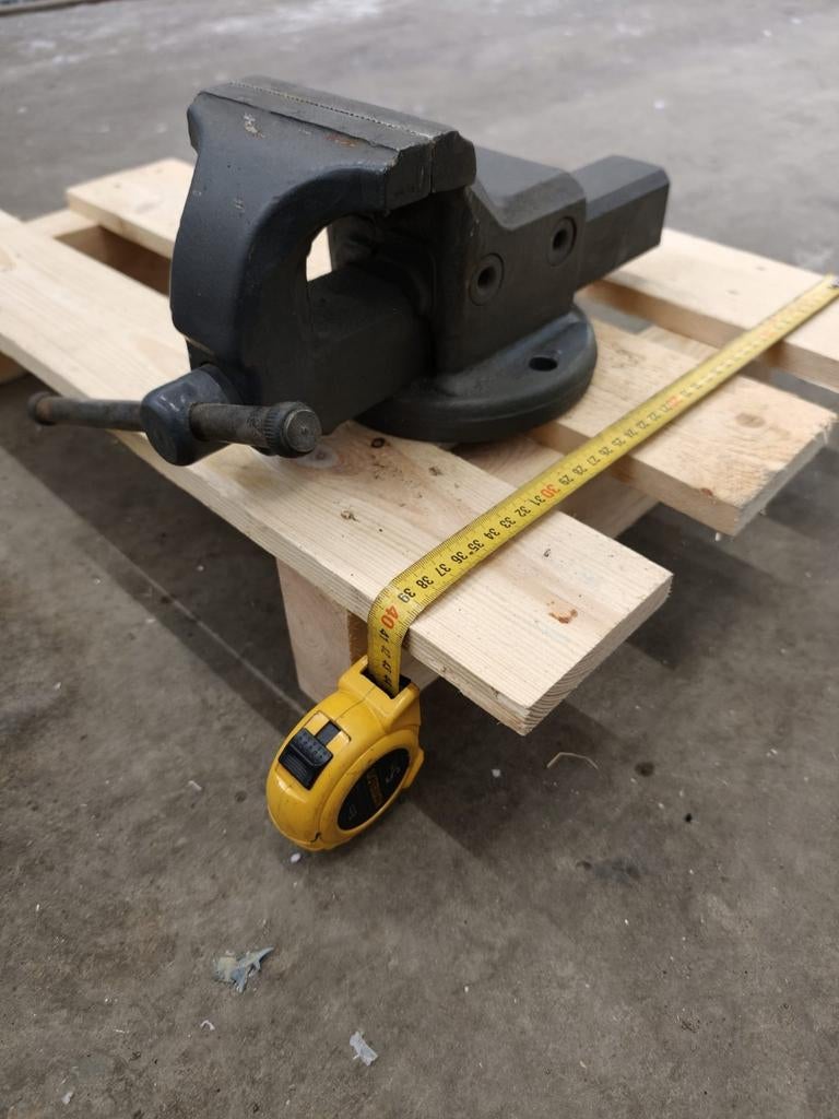 Zware Duitse bankschroef 120mm met aambeeld, z.g.a.n., Ophalen, Gebruikt