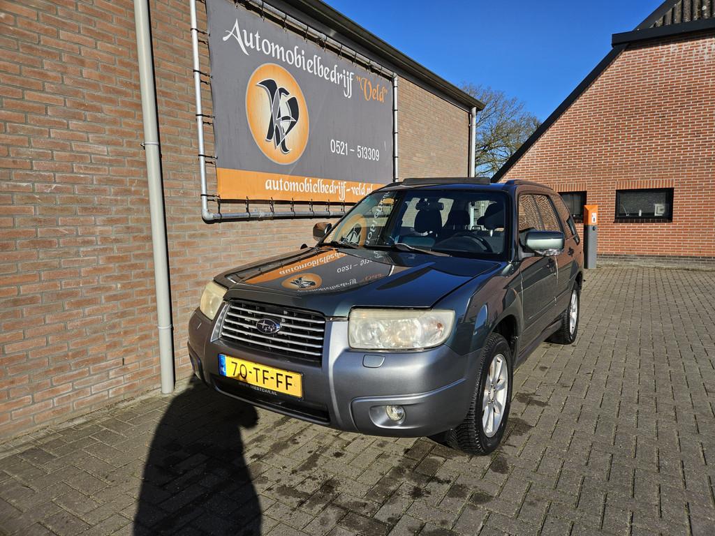 Subaru Forester 2.0 X Luxury Pack (bj 2006, automaat), Auto's, Subaru, Gebruikt, Zwart, 4 cilinders, Stoelverwarming